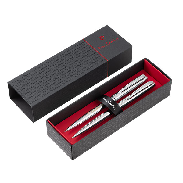  Pierre Cardin Fontaine Set..